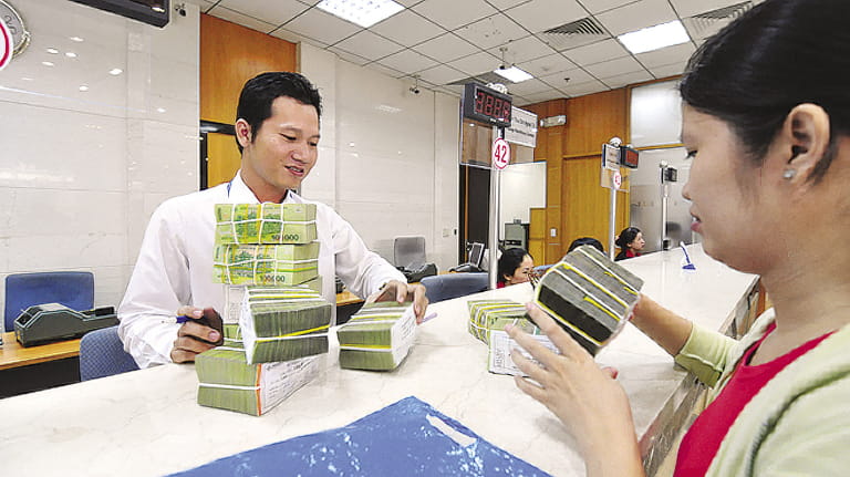 vay vốn ngân hàng hay công ty tài chính